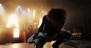 Asking Alexandria – Moving On (Official Music Video)